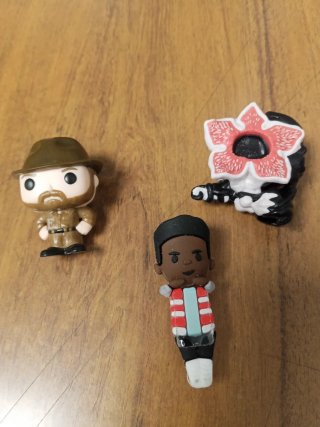 Figuras Stranger Things Kinder Joy