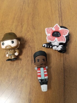 Figuras Stranger Things Kinder Joy