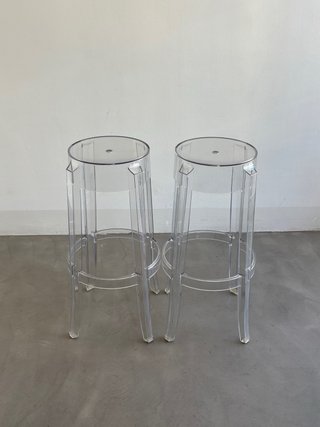 Taburete alto transparente Kartell Charles Ghost