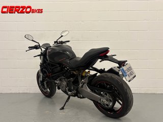 Ducati Monster 821 Dark Negra
