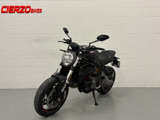 Ducati Monster 821 Dark Negra