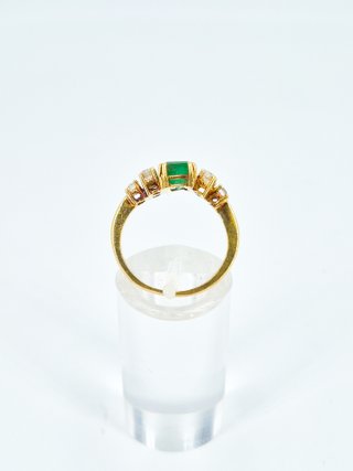 048-01-00238 Anillo Oro 18K con Diamantes
