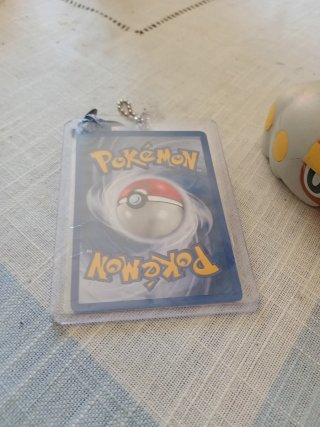 Pokemon Figure + Carta Sorpresa