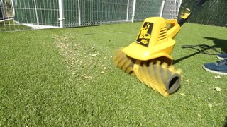 Barredora Peinadora Césped Artificial 300W