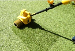Barredora Peinadora Césped Artificial 300W