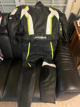 Mono de cuero para moto