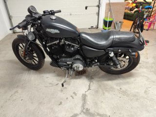 Harley Davidson Sportster 883 Negra