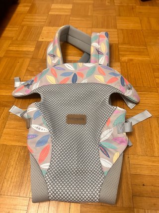 Portabebés ergonómico estampado hojas