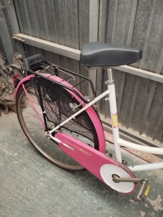 Bicicleta paseo años 80 blanca y rosa