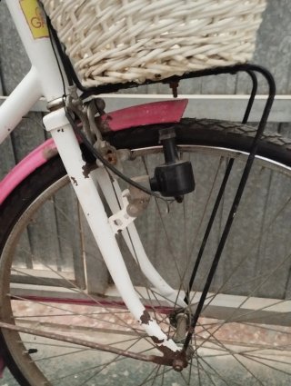 Bicicleta paseo años 80 blanca y rosa
