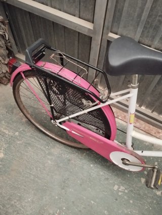Bicicleta paseo años 80 blanca y rosa
