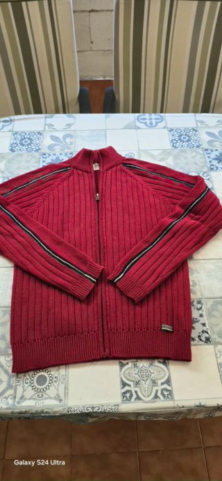 Chaqueta de punto roja con cremallera