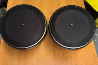 2 Altavoces JBL Colgantes Negros