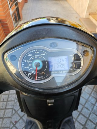 Peugeot Tweet 125cc Gris