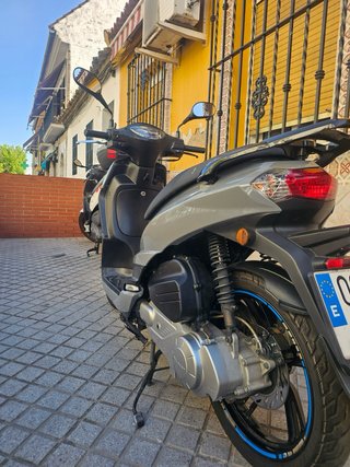 Peugeot Tweet 125cc Gris