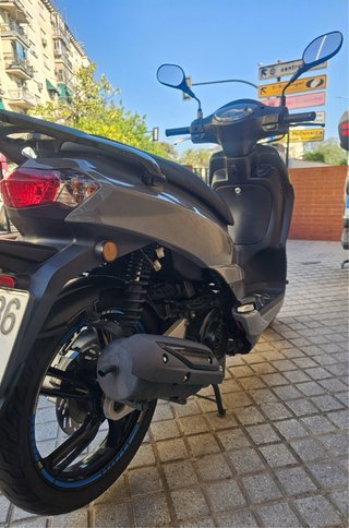 Peugeot Tweet 125cc Gris