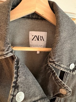Chaqueta vaquera Zara gris