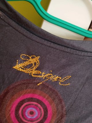 Camiseta Desigual Talla M Mariposas y Flores
