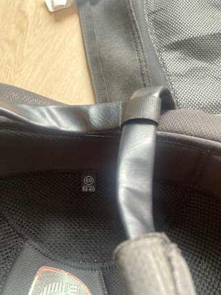 Casco de equitación negro. Talla 58-60
