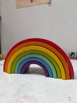 Arcoíris de madera apilable