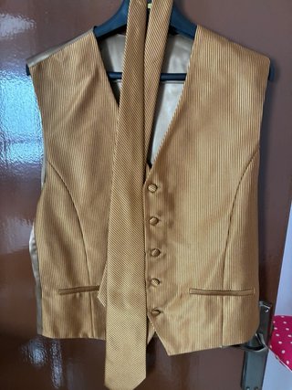 Traje de Novio Negro con Chaleco y Corbata Naranja