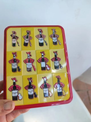 Caja Tío Pepe con mini botellas Tal como se ve