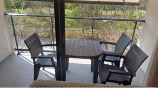 Conjunto mesa y 3 sillas terraza resina