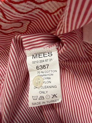 Blusa Mees Rayas Rojas y Blancas
