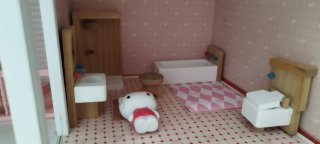 Casa de muñecas con muebles