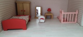 Casa de muñecas con muebles