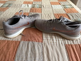 Nike Training Mujer Gris Ocre T.39