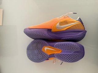 Zapatillas Baloncesto Naranja y Morado
