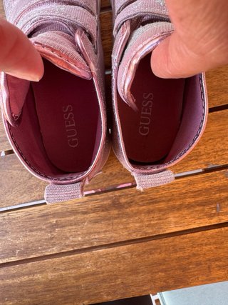 Bambas Guess niña rosa T. 35