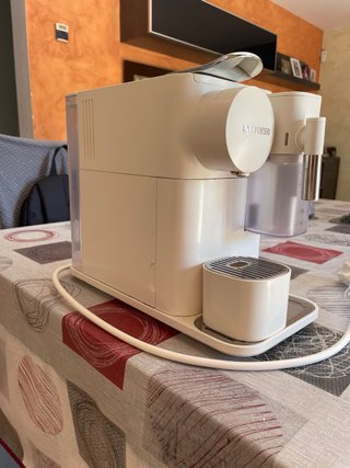Cafetera Cápsulas Nespresso Delonghi Lattissima 1