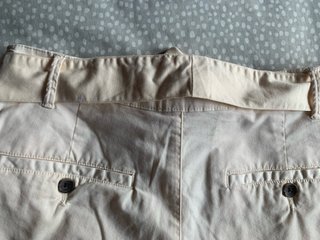 Shorts beige con cinturón Talla L Milano