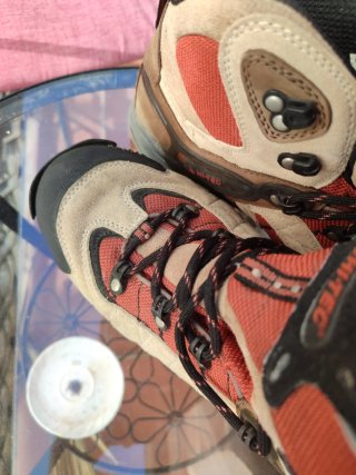 Botas de montaña Hi-Tec casi nuevas