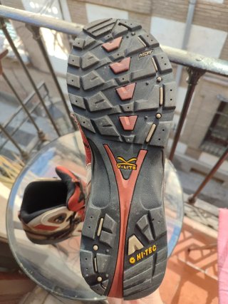 Botas de montaña Hi-Tec casi nuevas
