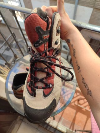 Botas de montaña Hi-Tec casi nuevas