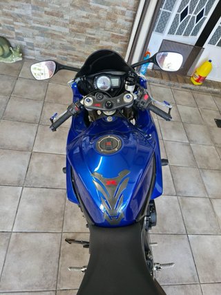 Suzuki GSX-R 600 Azul y Blanca