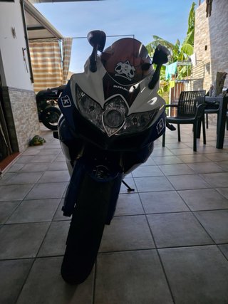 Suzuki GSX-R 600 Azul y Blanca