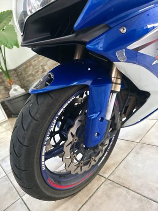 Suzuki GSX-R 600 Azul y Blanca