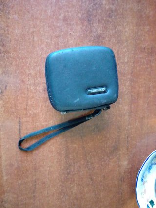 GPS TomTom con funda y cable USB