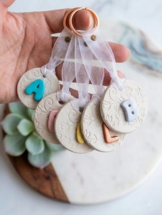 Llaveros Boda Iniciales + tarjetón nombre