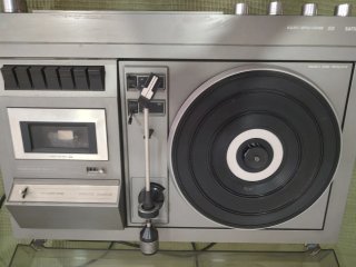 Centro Musical Philips 902 del 78 y sus altavoces