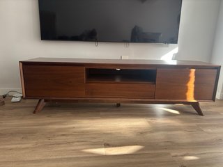 Mesa TV madera oscura
