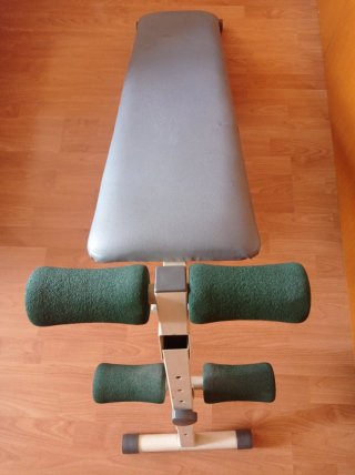 Banco de abdominales gris