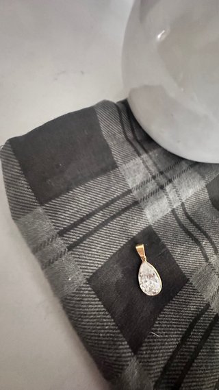 Colgante Lágrima Oro Circonita