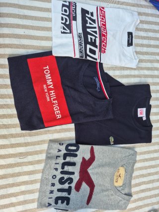 Lote de 4 camisetas de marca talla XL.