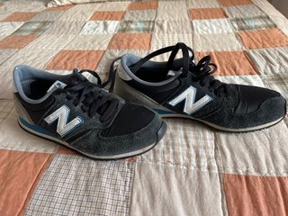 Zapatillas New Balance 420 T.39 Negras/Azules