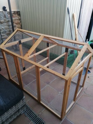 Jaula de madera, último precio 40 €